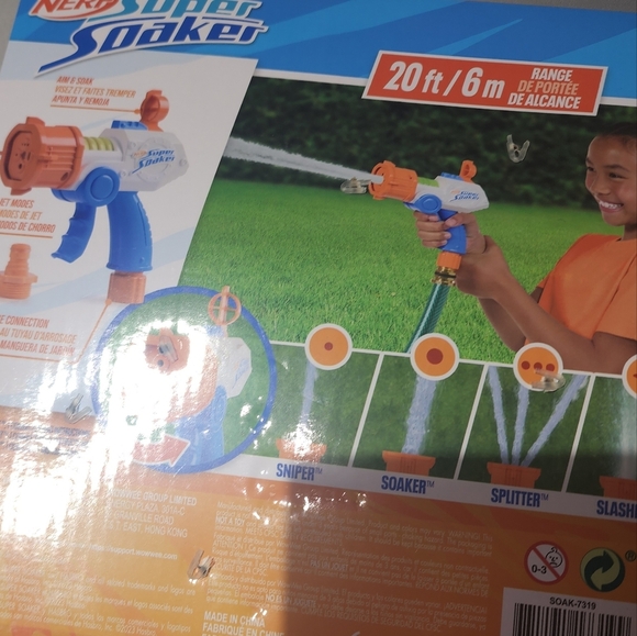 Perfect SuperSoaker Quadblast and Nerf SuperSoaker Sling and Soak Bundle - Picture 4 of 5